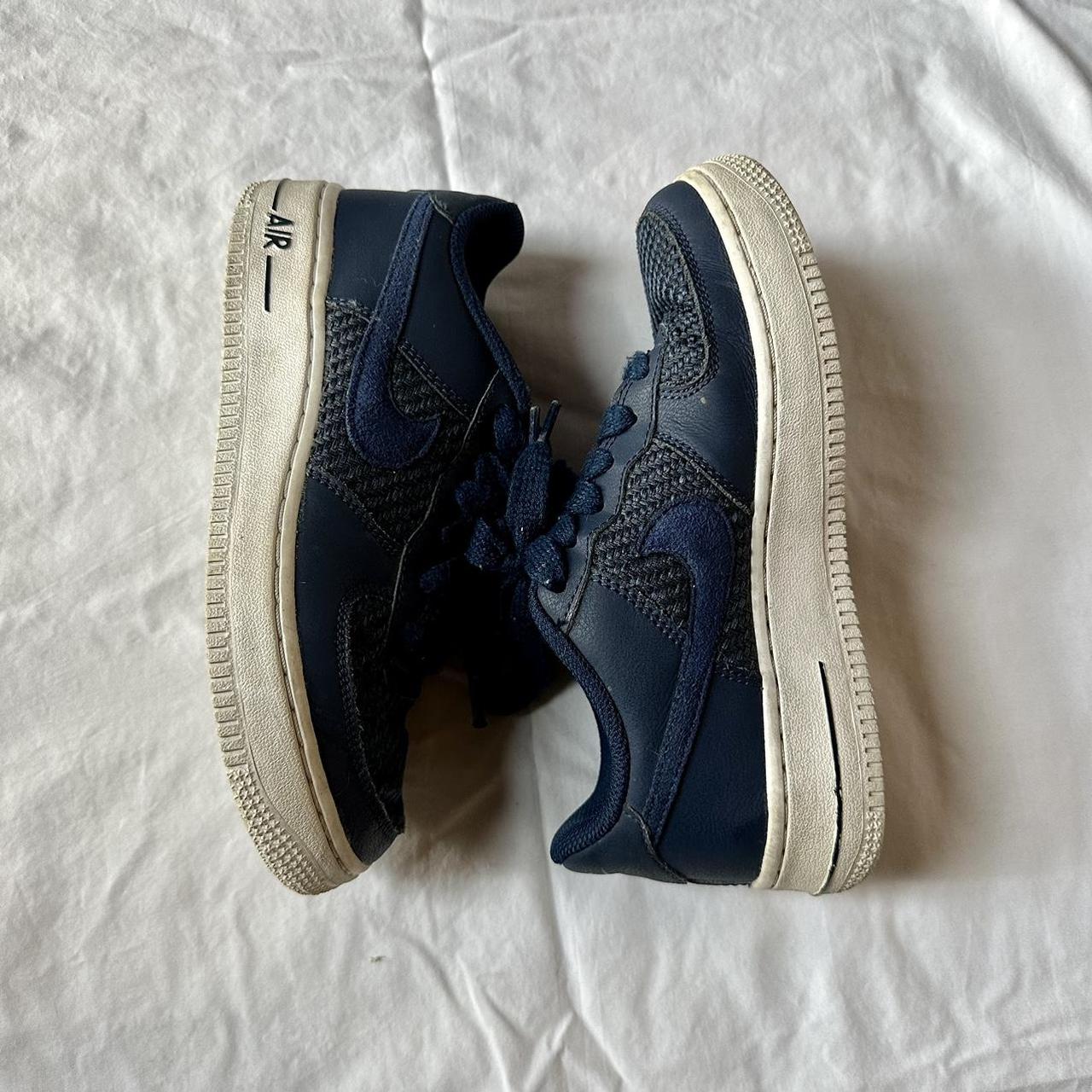 womens navy nike shoes