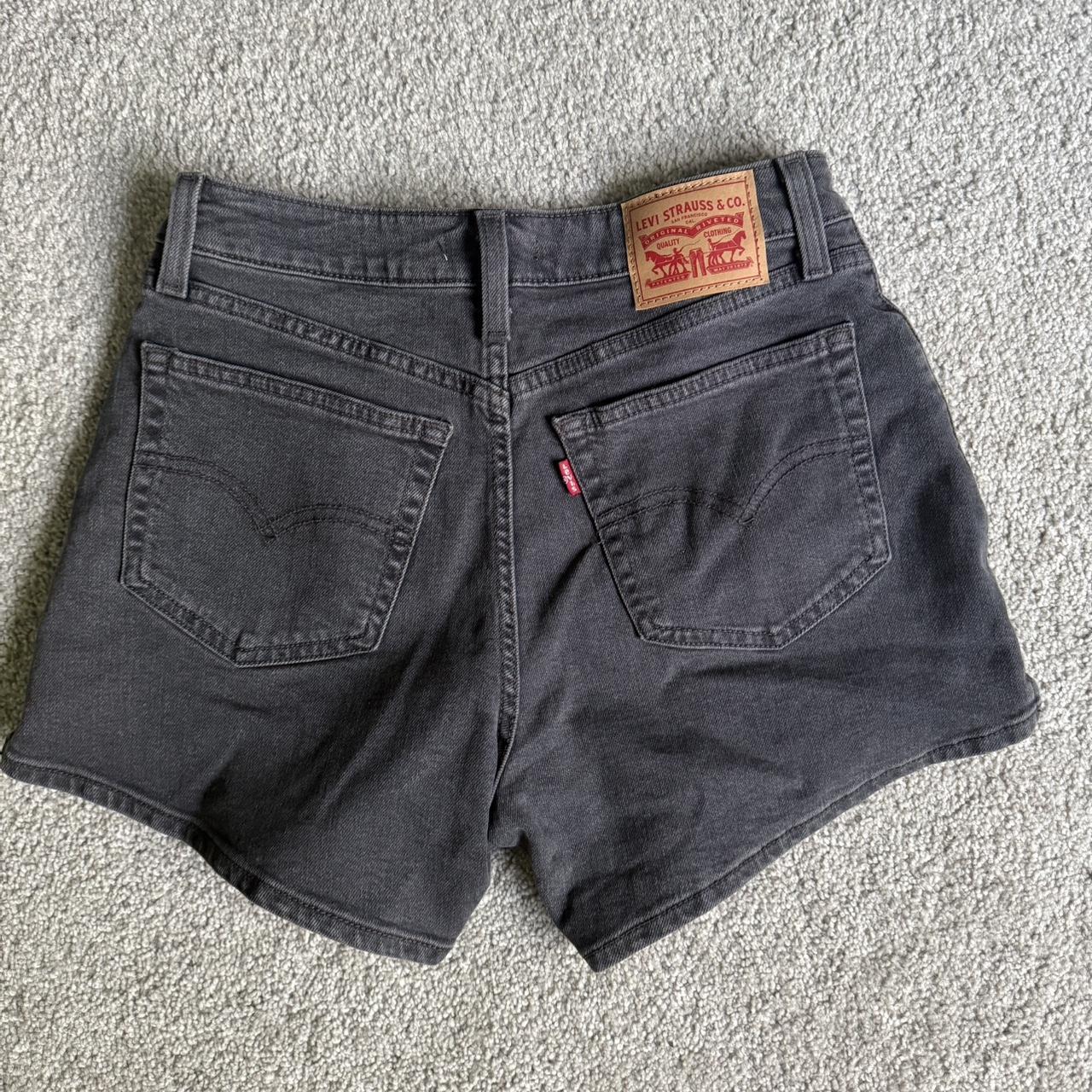 item listed by oliviadivinn
