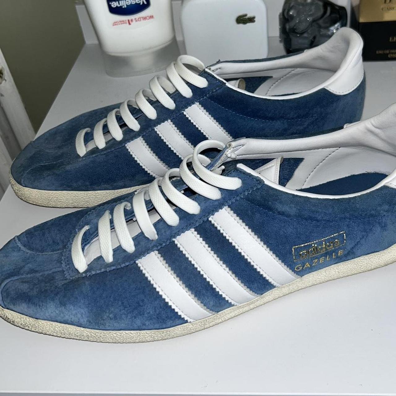 Men’s Adidas OG gazelle Size 8 Blue Worn but great... - Depop