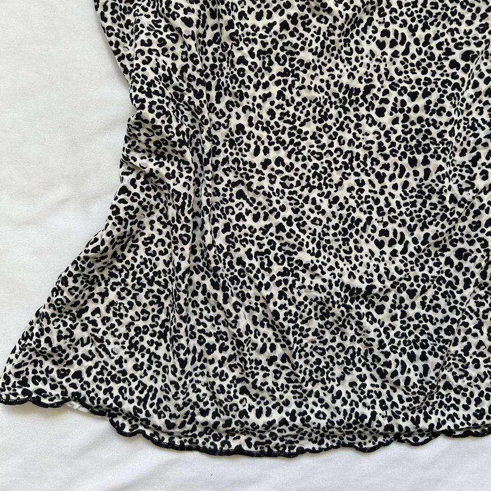 Zenana Cheetah Print Pocket Tee #zenana #boutique #tee - Depop