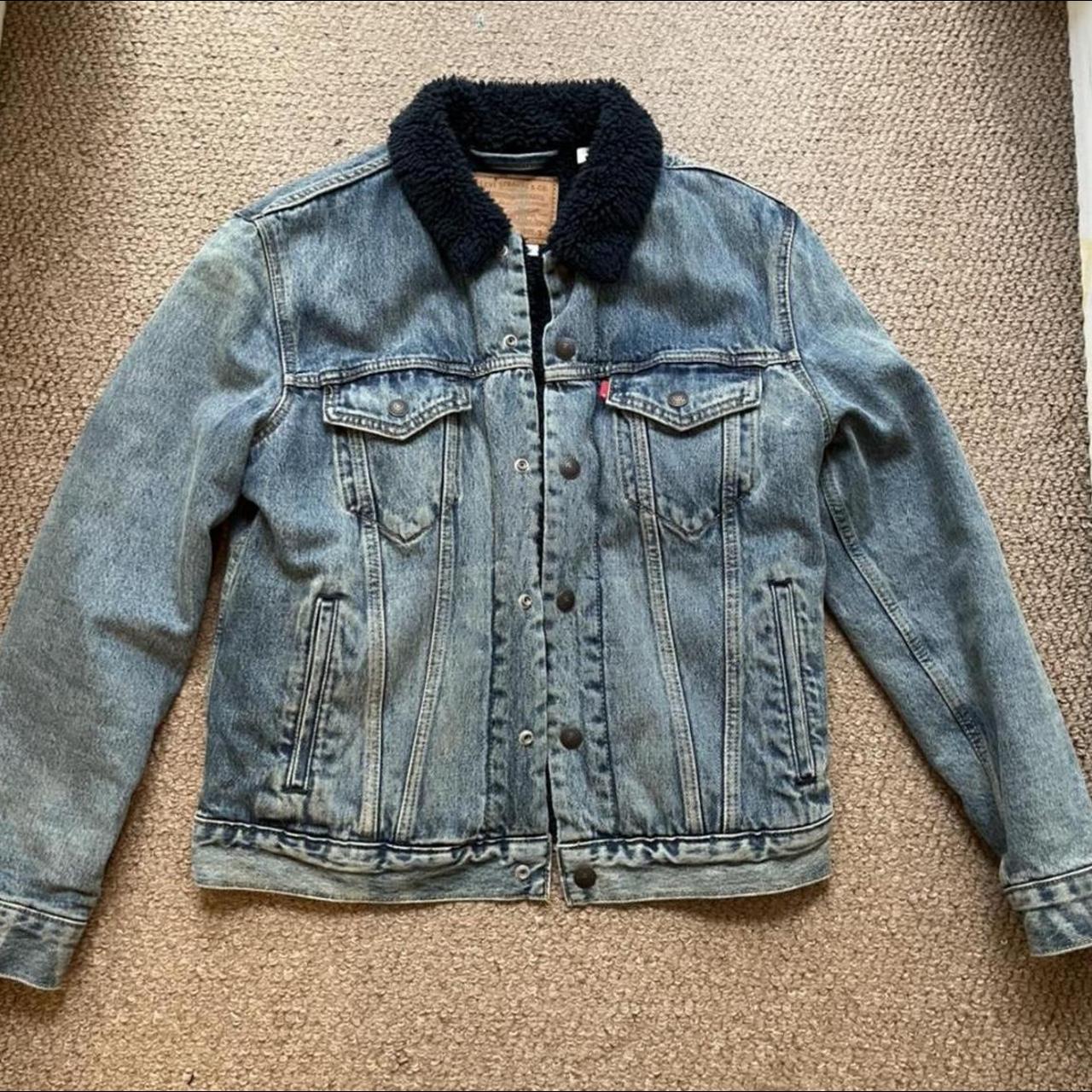 Levi’s sherpa lined denim jacket only worn once or... - Depop