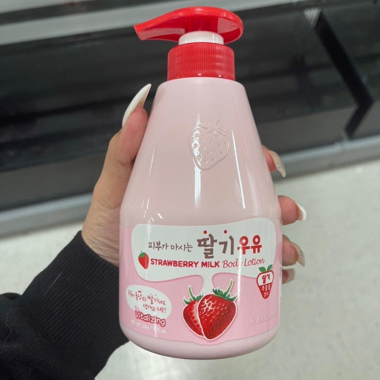 Kwailnara Big Strawberry store Milk Body Set