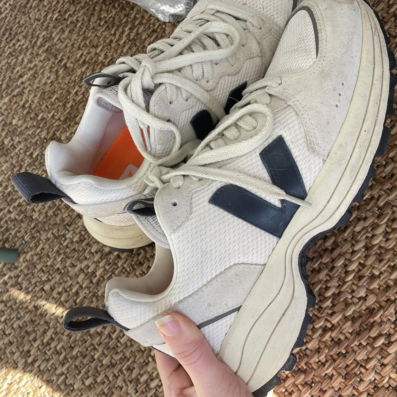 Veja Venturi hexamesh gravel grafite, size Depop