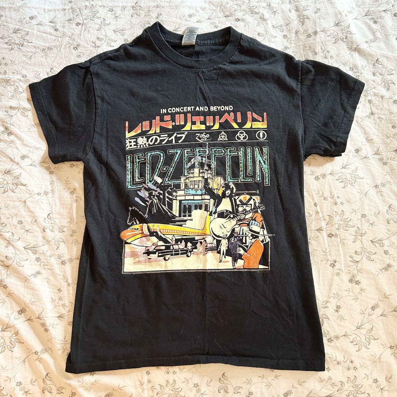 その他 LONDON NITE ZEPP200 VHS+T-SHIRTS V2 REC. Hot Topic Japanese Led Zeppelin Band Tee - Classic | Depop