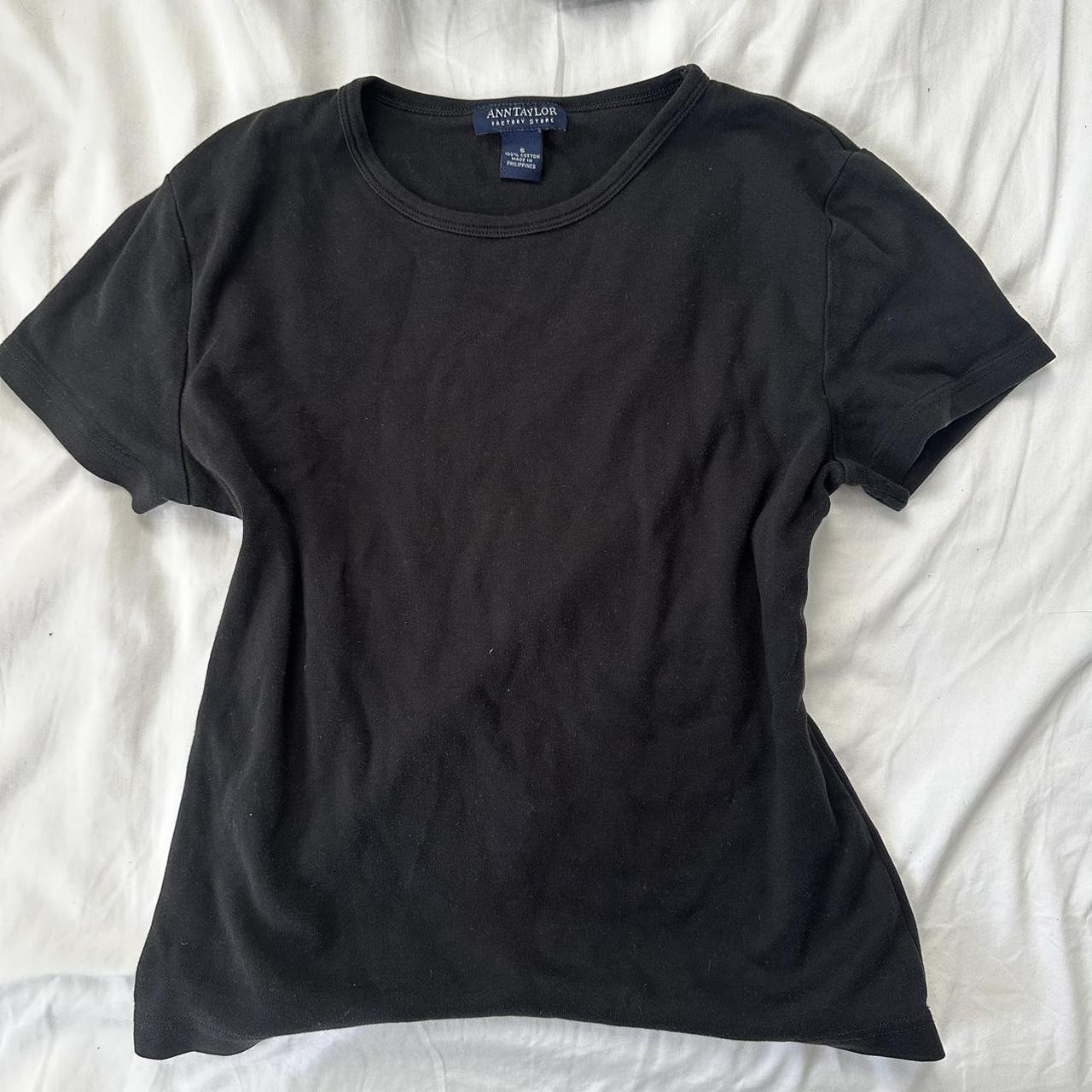 plain black ann taylor tee (free shipping) - Depop