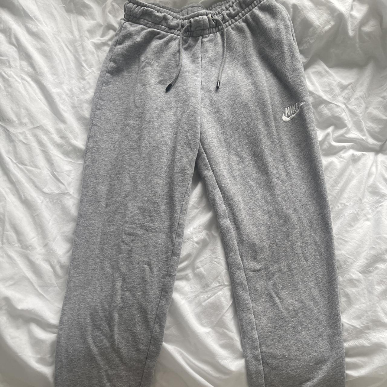 lightweight joggers nike