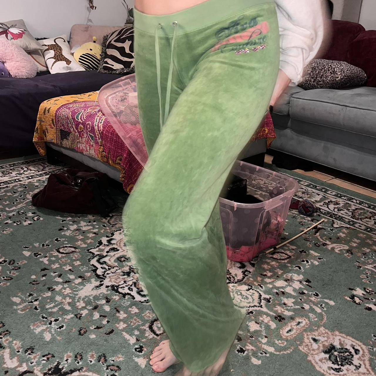 Green velvet-sweatpants - Depop