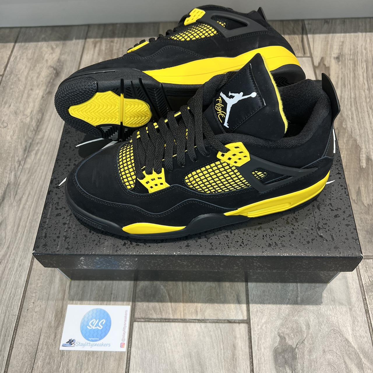 Nike Men's Black and Yellow Trainers | Depop