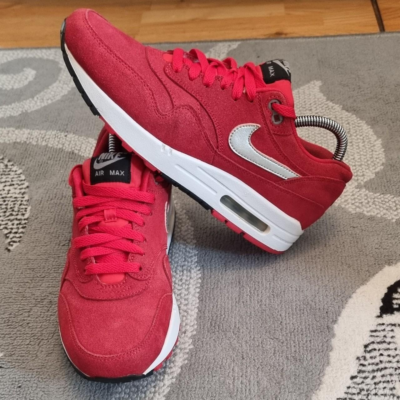 womans nike trainers