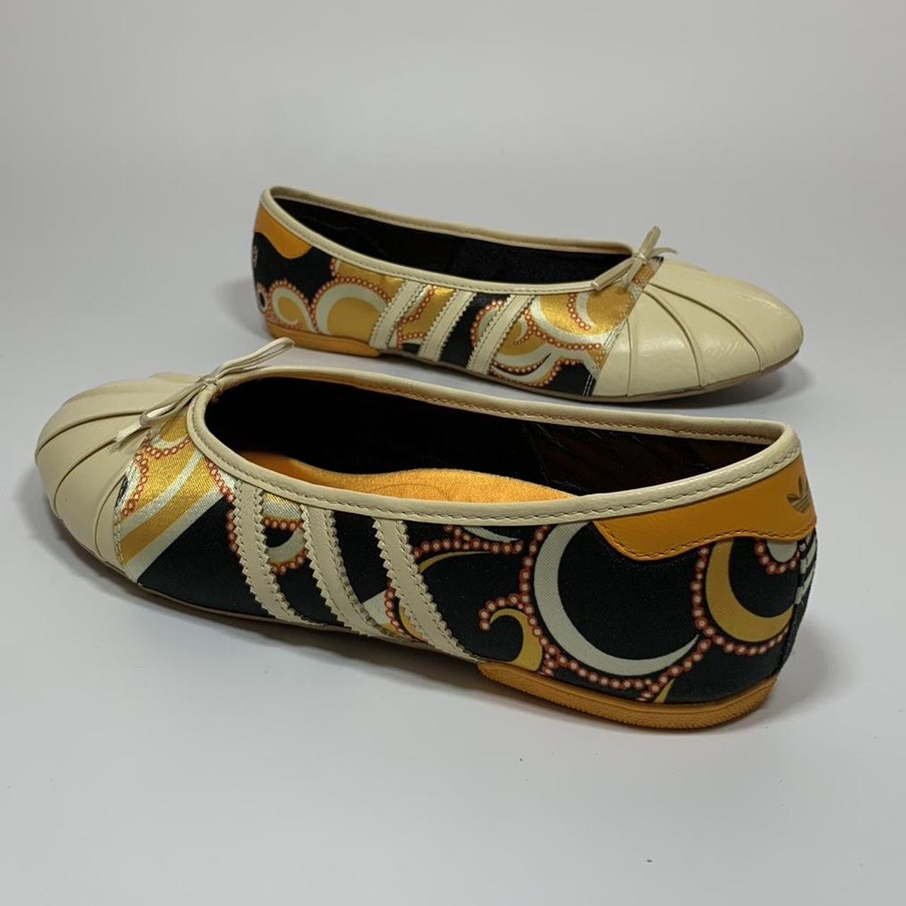 Vintage ballerinas from the Adidas HFF handbags for