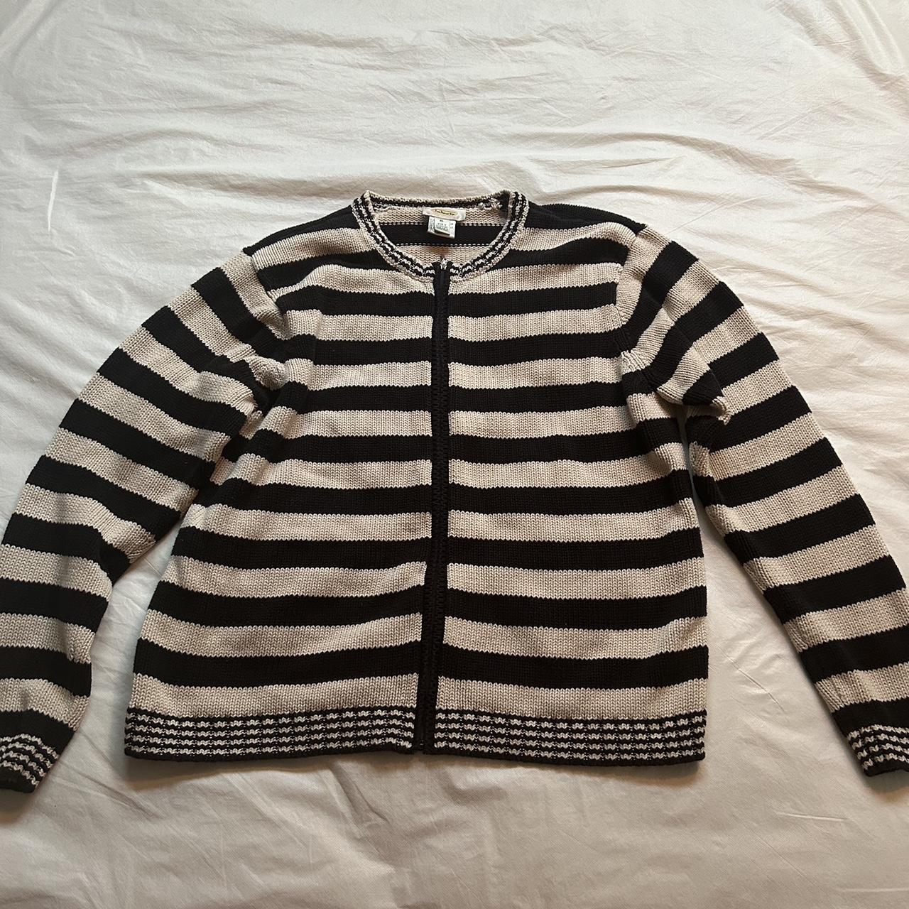 XL Simple and sophisticated striped knit - Depop