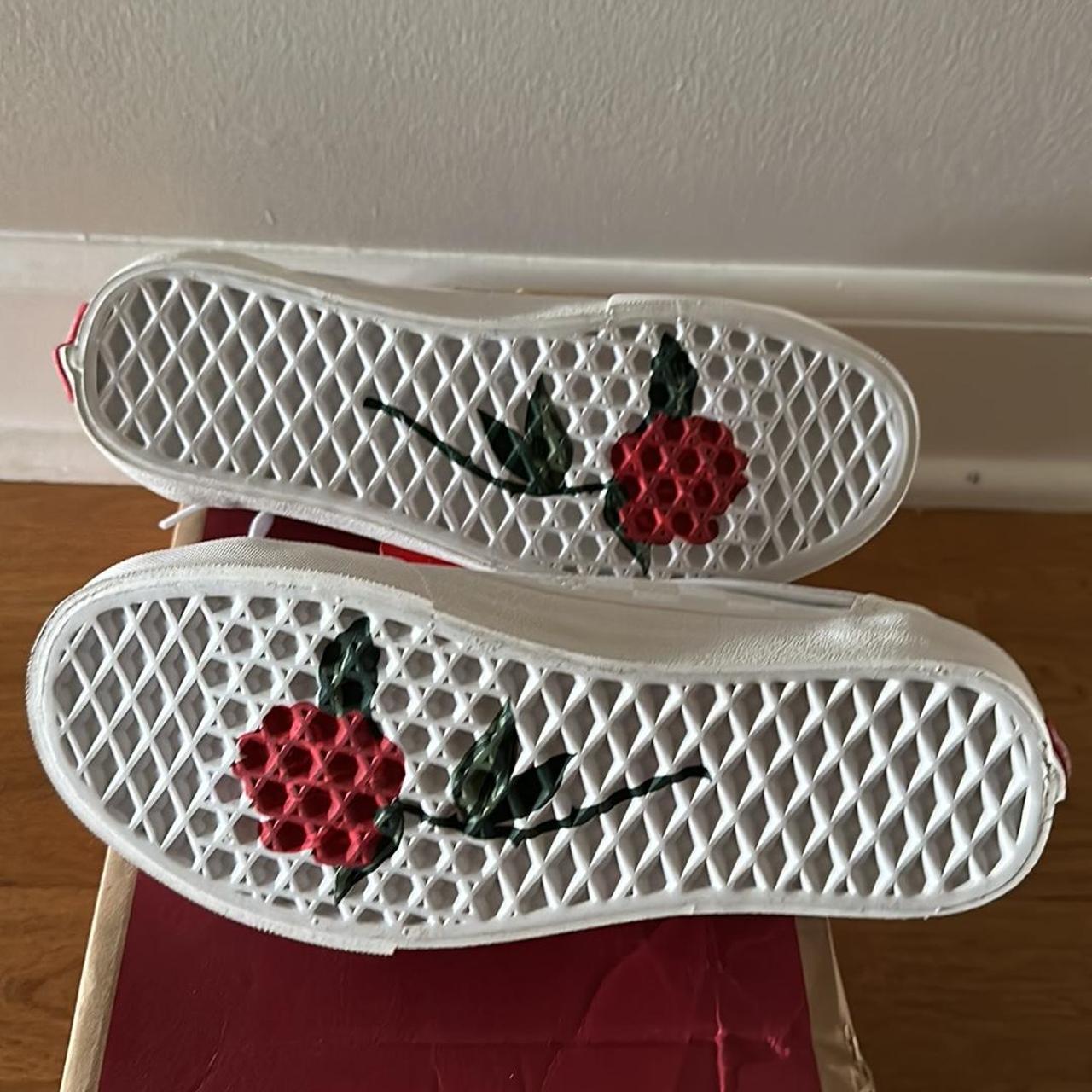 Leila 2024 rose vans