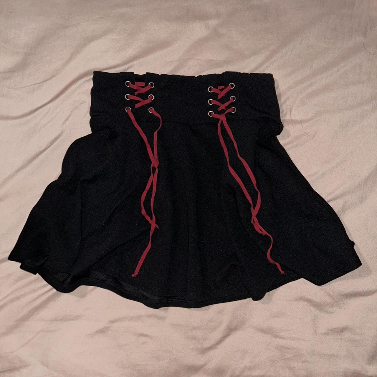 Hot Topic Women's Black and Red Skirt Depop