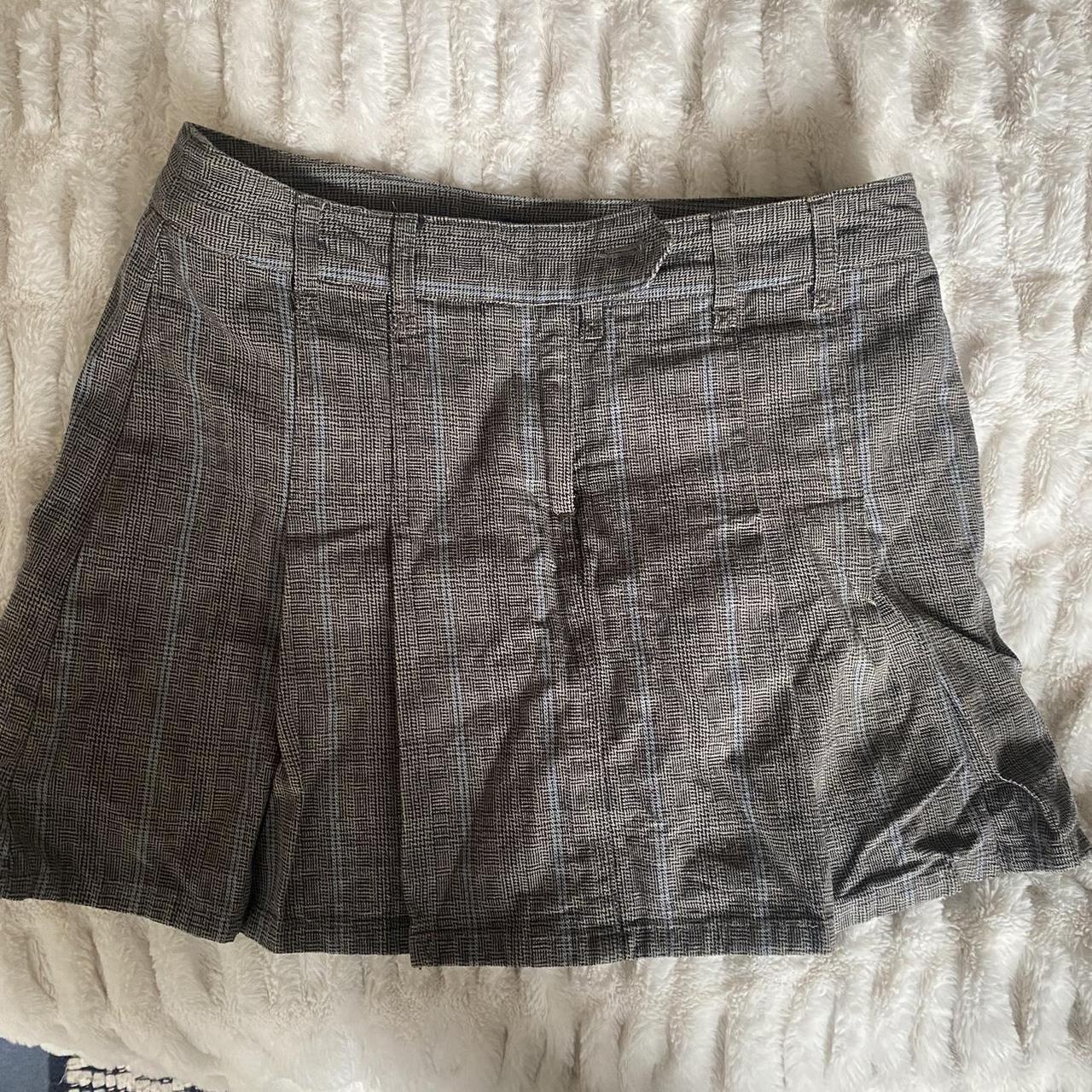 Pleated skirt Checkered tartan pattern. Grey. Size... - Depop