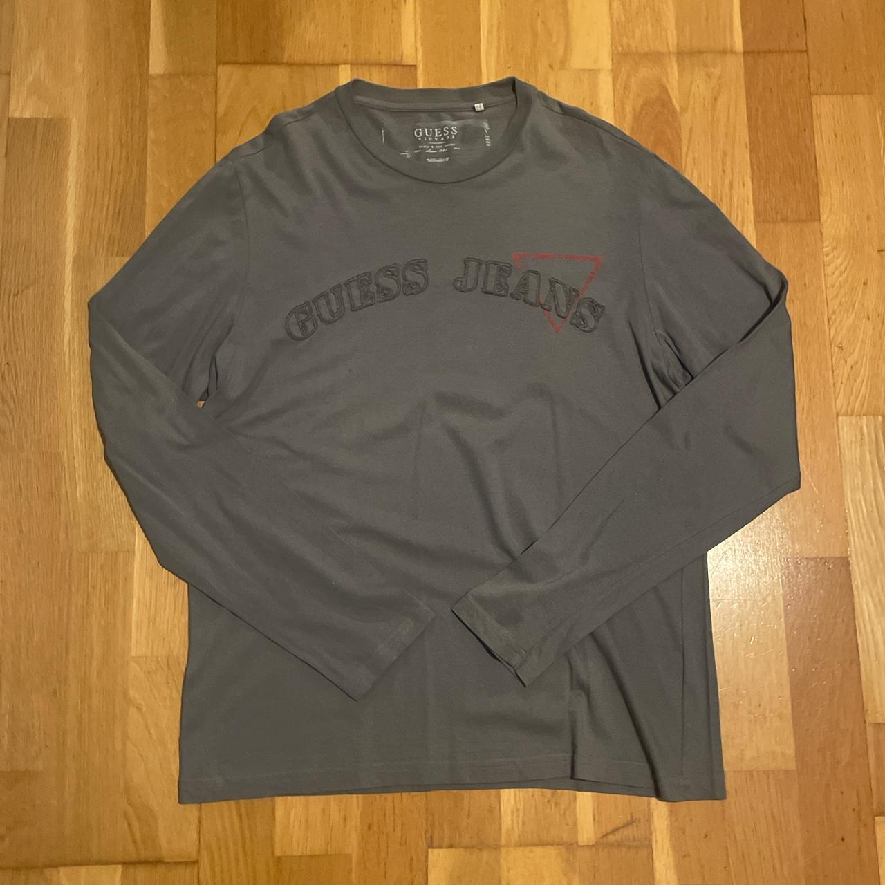 Guess Men's Grey and Black T-shirt | Depop