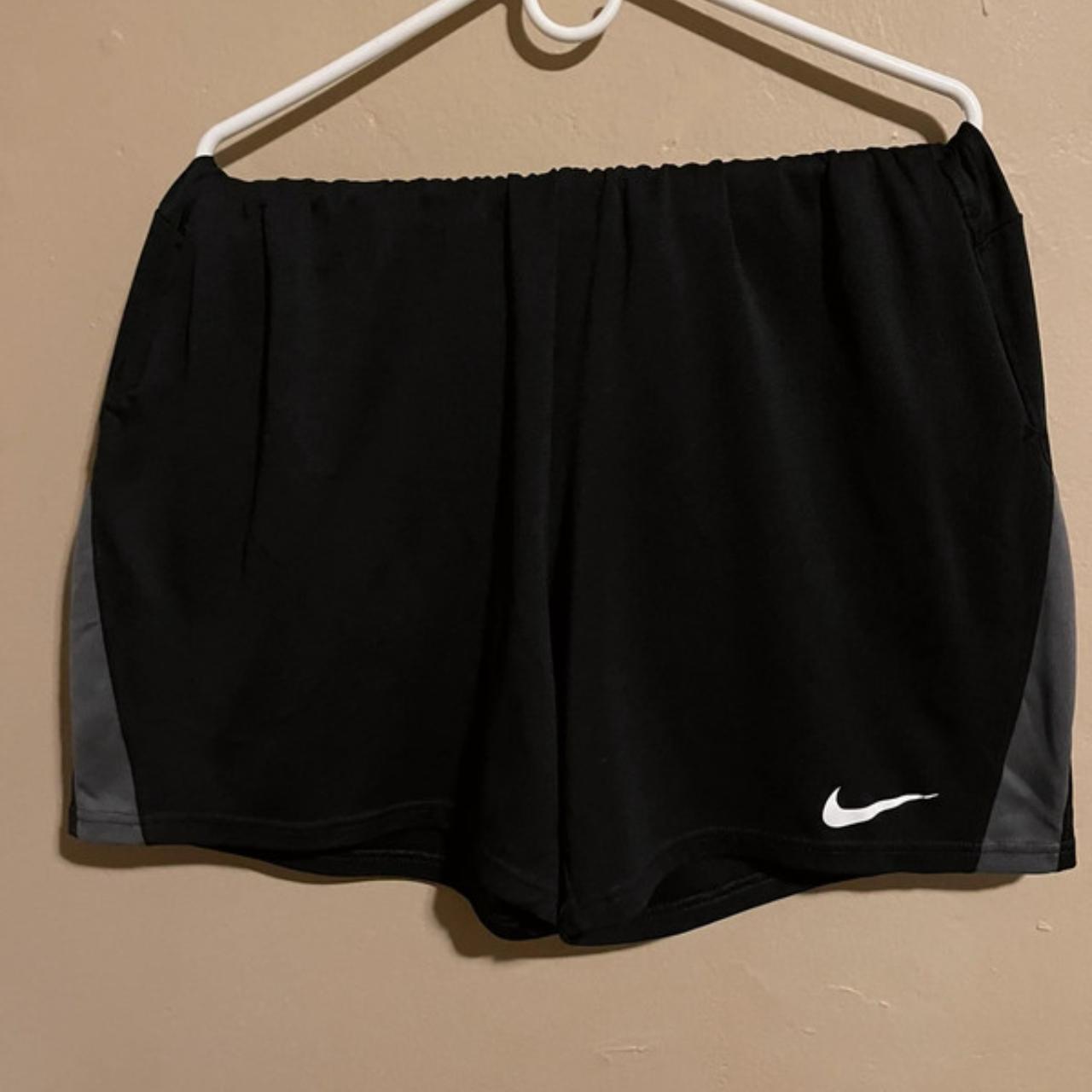 short black nike shorts