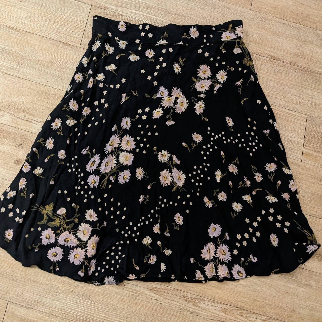 100% viscose classy little skirt from Madewell! It... - Depop