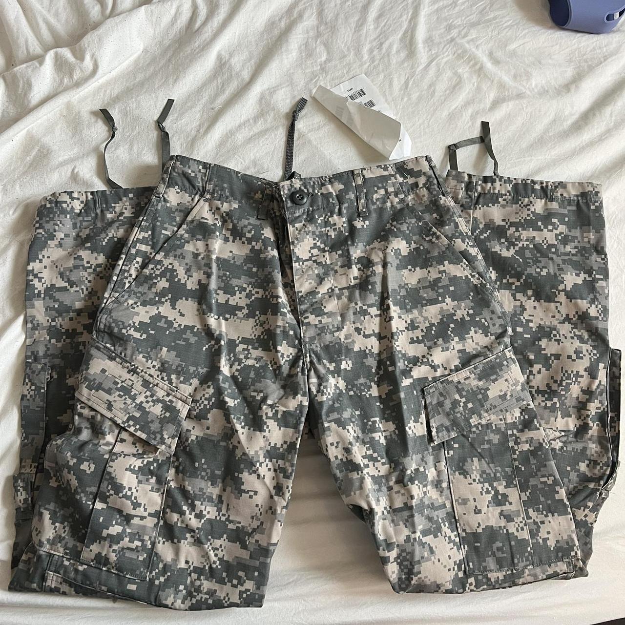 Army digi camo cargo military pants combat... - Depop