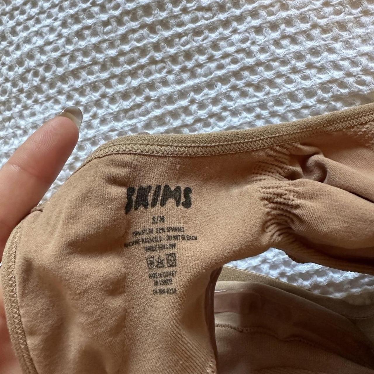 Skims S/m form fitting bra Runs small so would fit... Depop