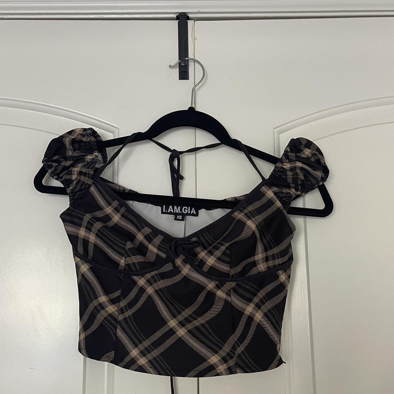 i am gia black halter top 🖤 size xs #iamgia #haltertop - Depop