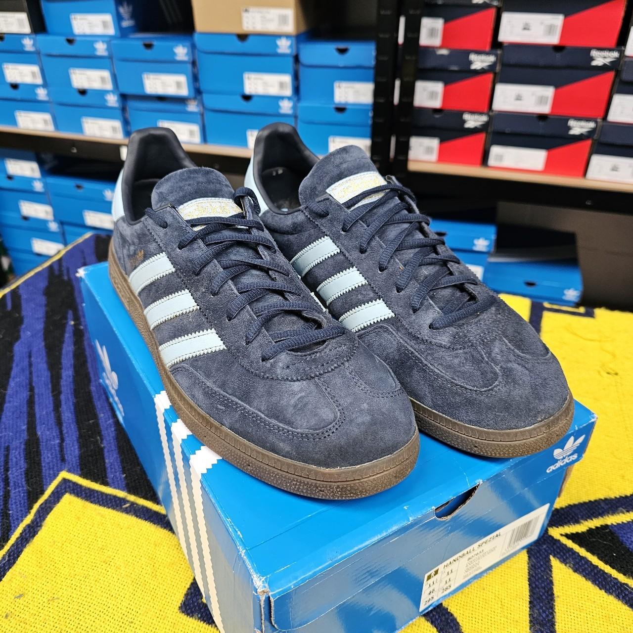 mens navy blue adidas trainers