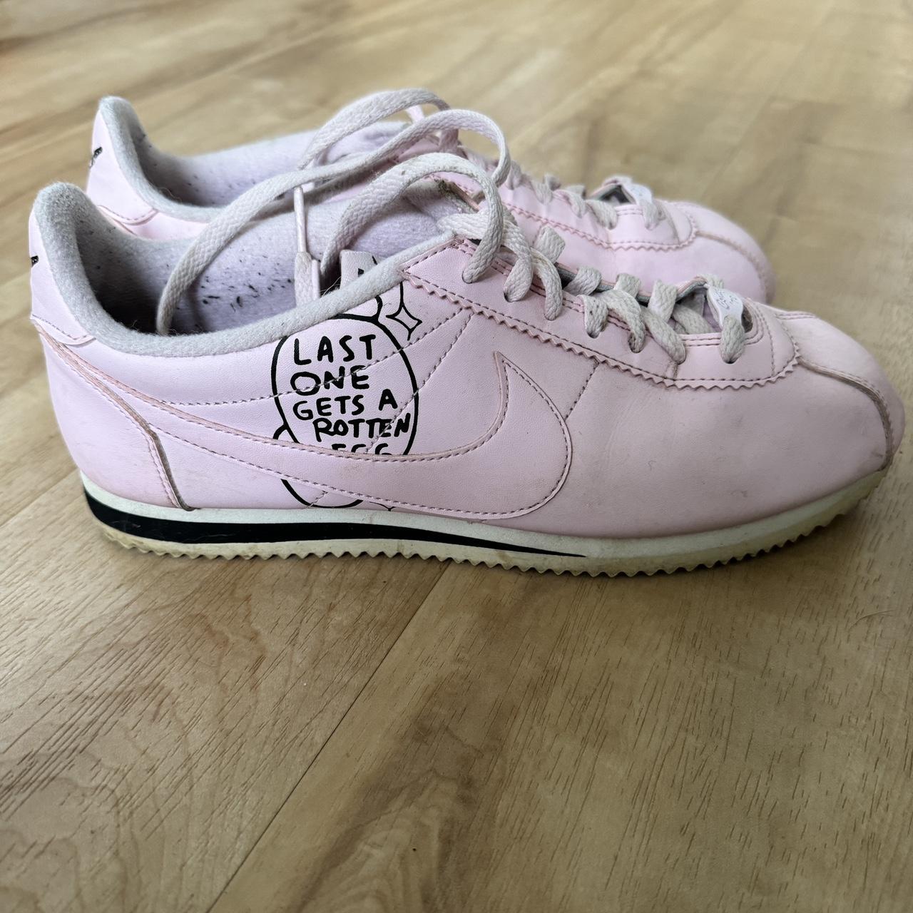 Pink nike sneakers. Nike Cortez x Nathan Bell Rotten