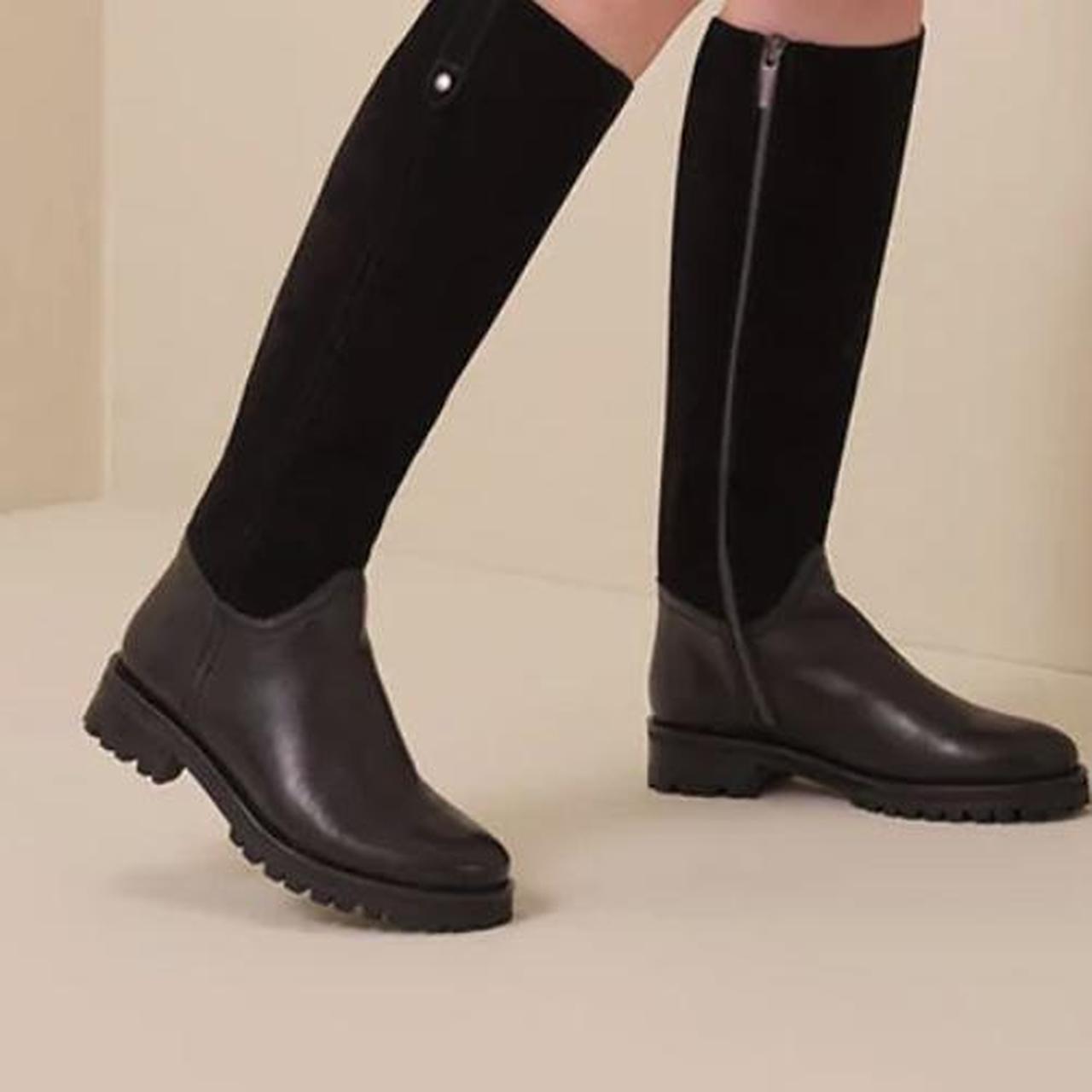 DUOltd Women's Black Boots