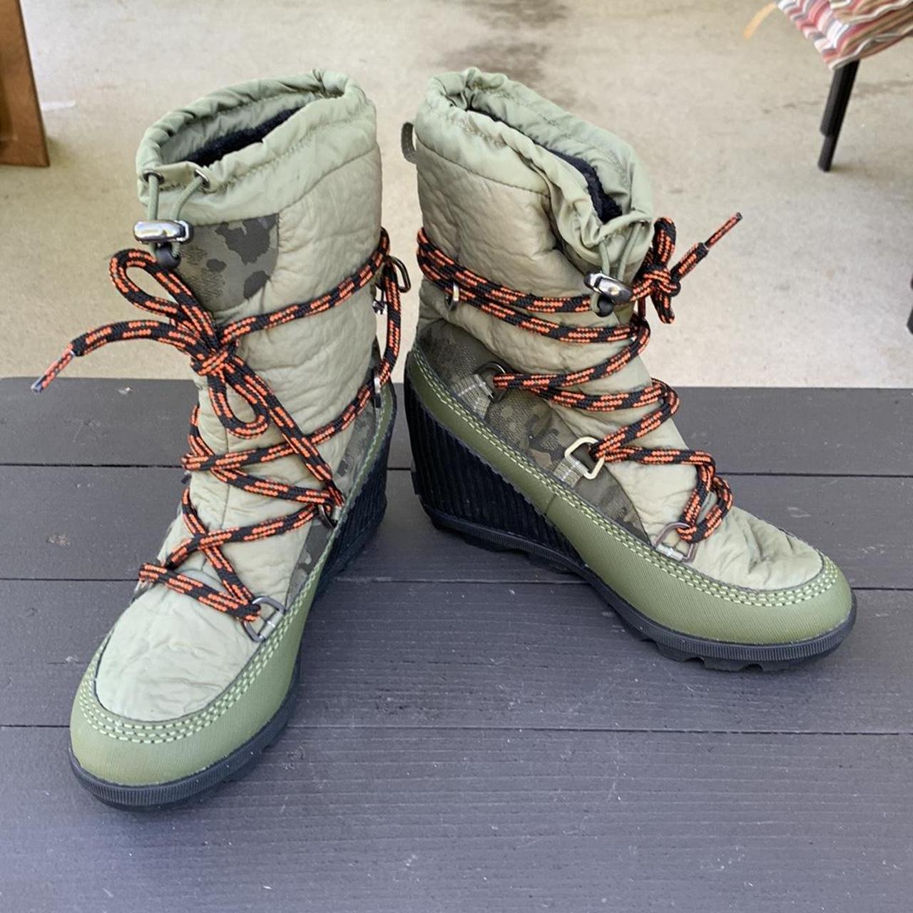 Army green 2025 sorel boots