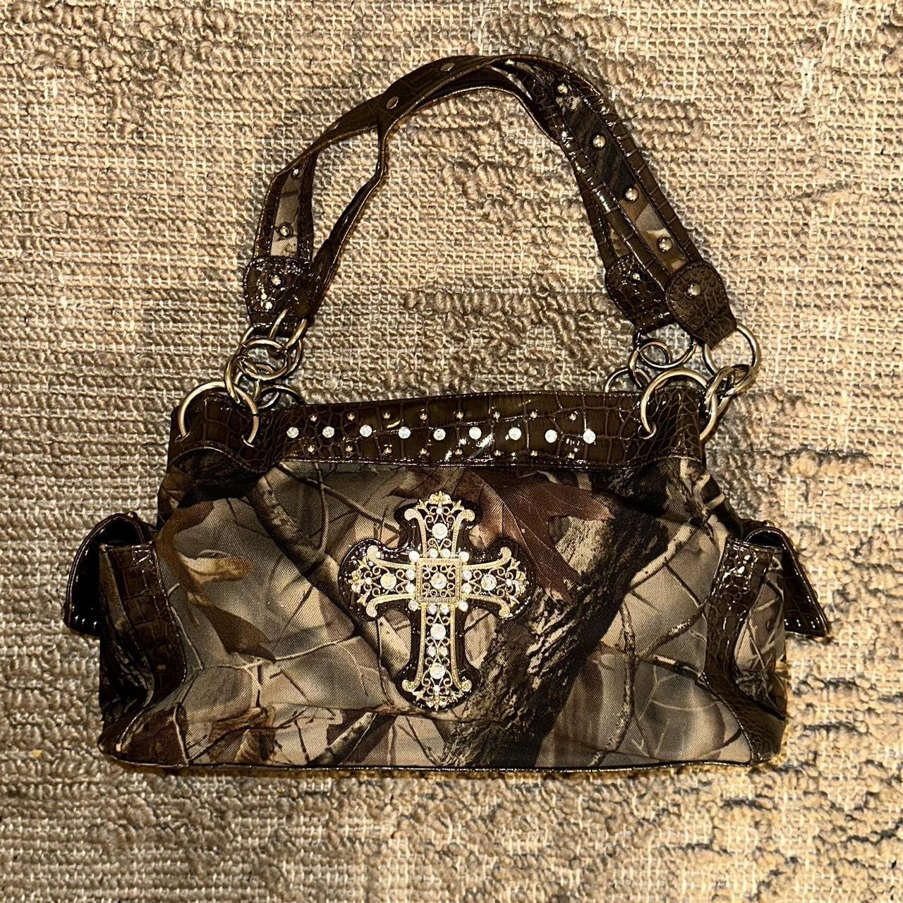 Camo purse hot sale with cross