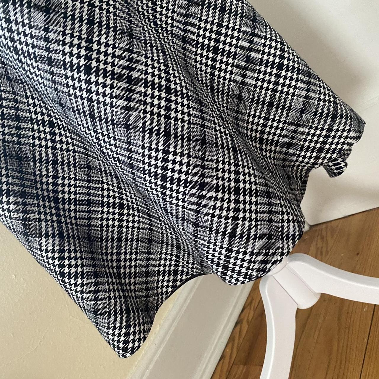JCPenney Women's Black and White Skirt Depop