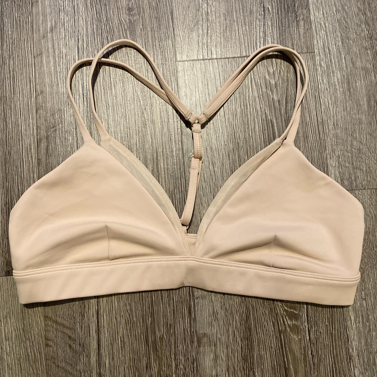 Alo Yoga  Airlift Layer Up Bra in Macadamia Beige, Size: Small - ShopStyle