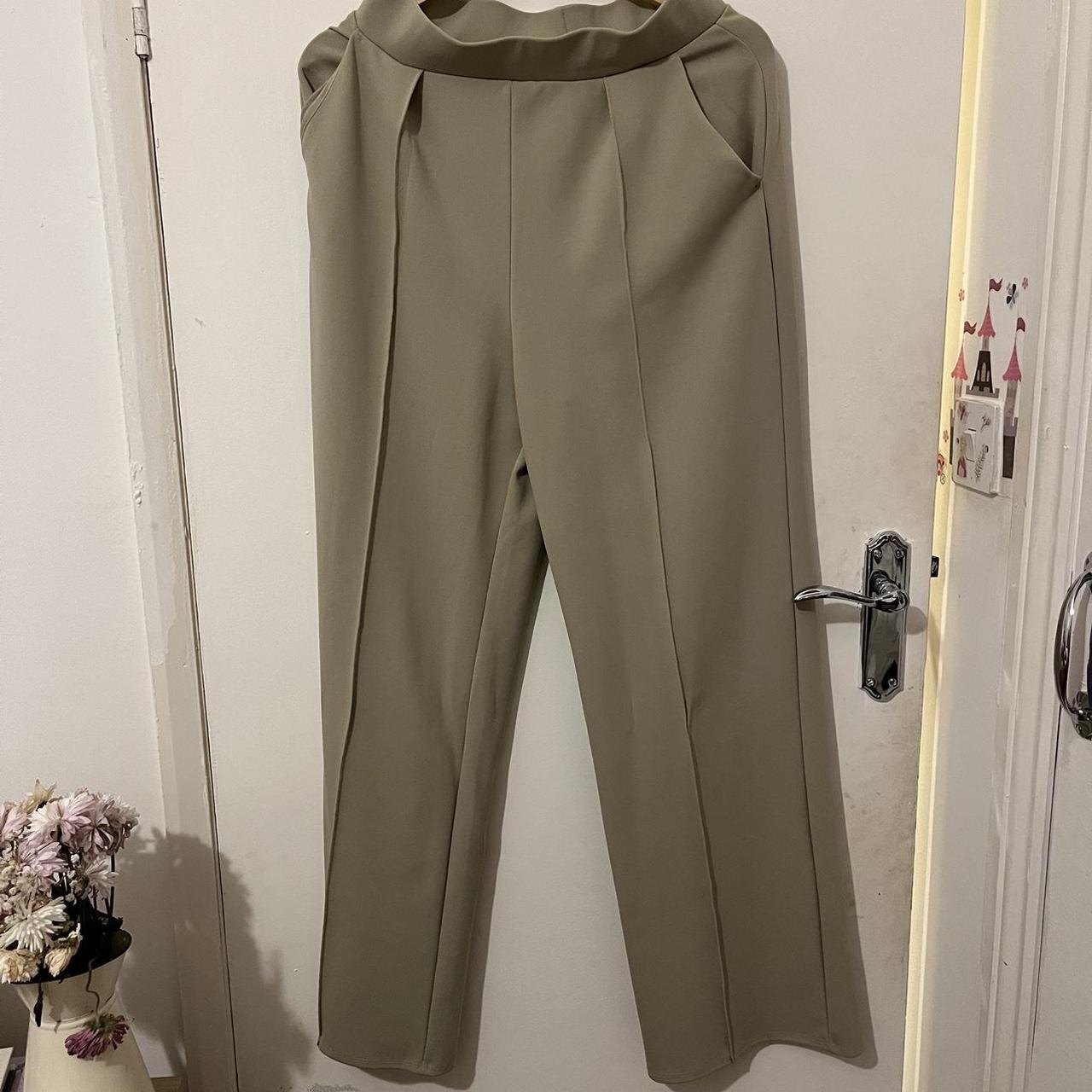 Beige H&M work trousers women’s . Only worm once no... Depop