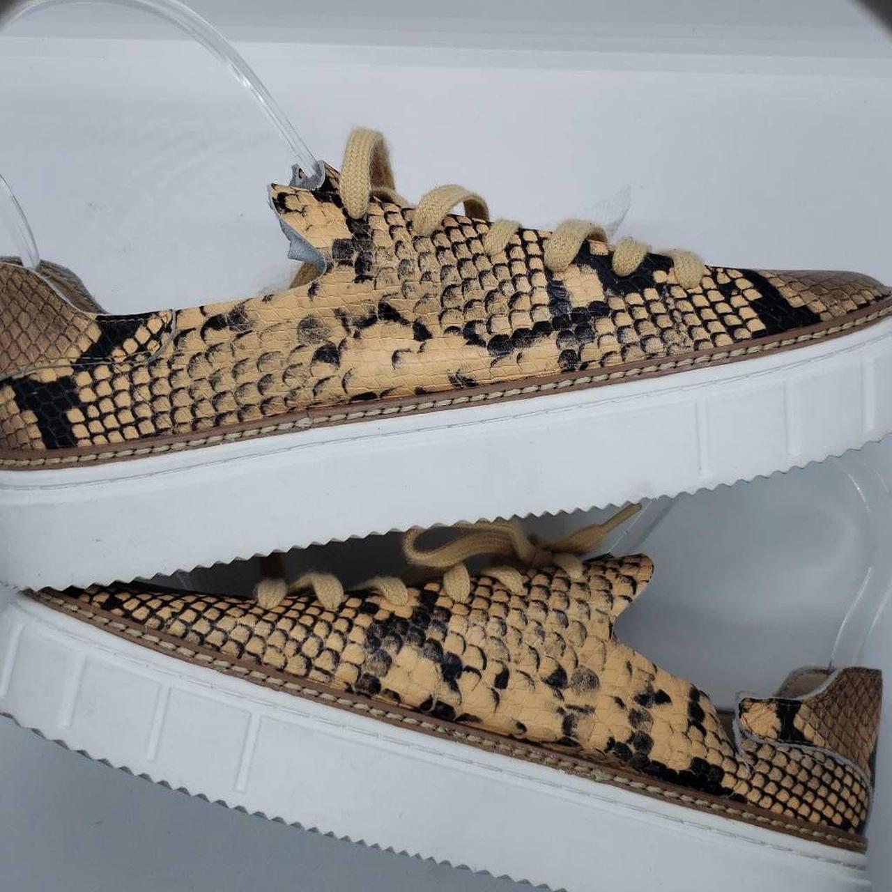 Vince camuto hot sale snakeskin sneakers