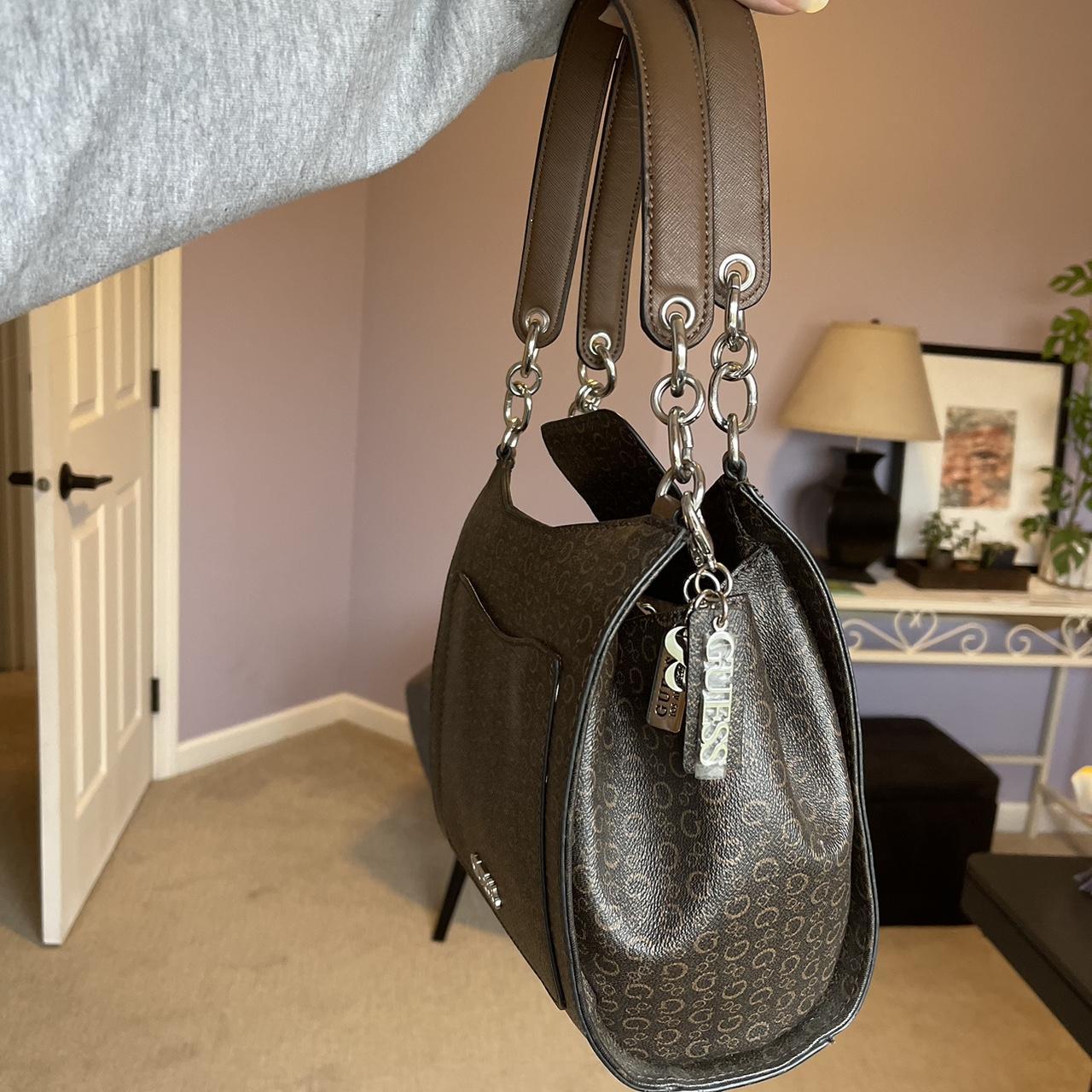 GUESS Women's Vikky Bag, Black (Black/Bla), 39.5x31x18 Centimeters (W x H x  L): Amazon.co.uk: Fashion