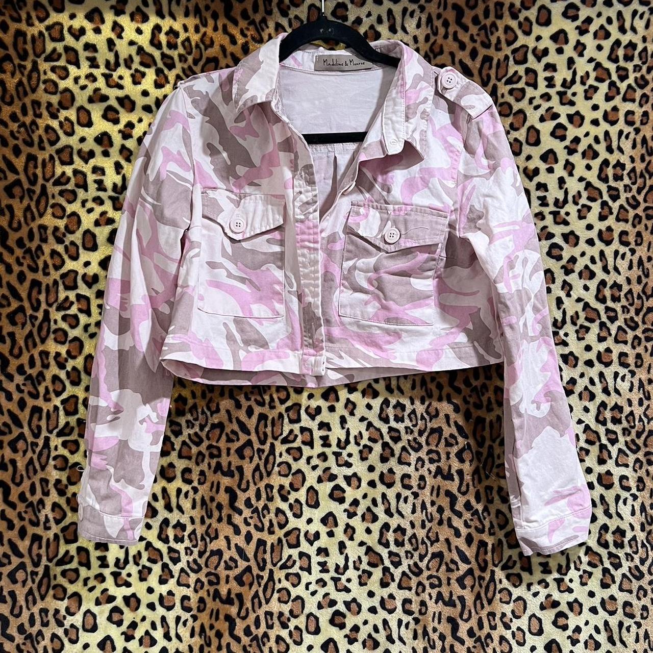 2000s cropped pink camo denim jacket Fits a Depop