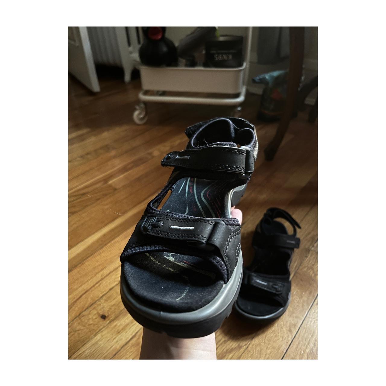ECCO Women's Black Sandals (5)