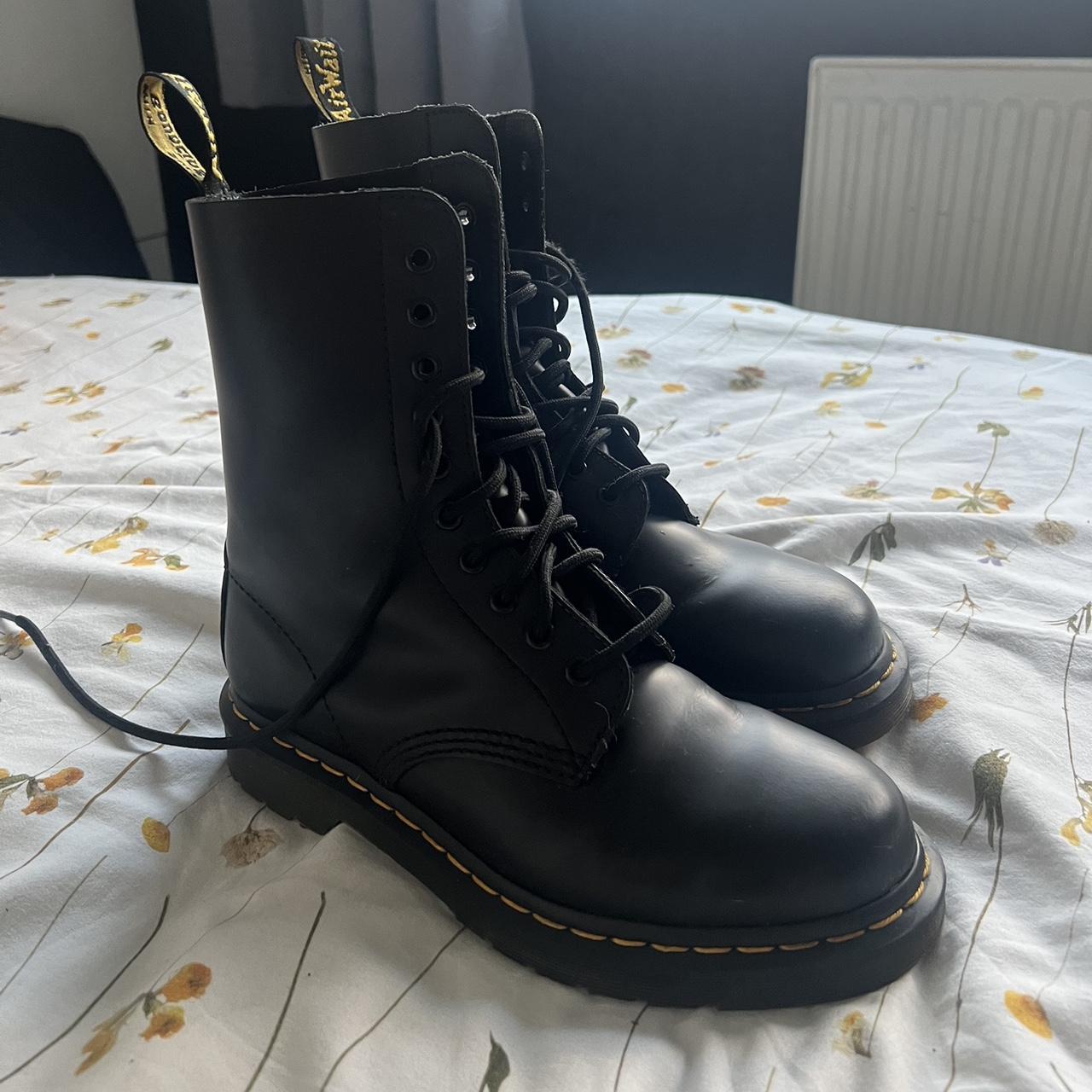 dr martens lisa