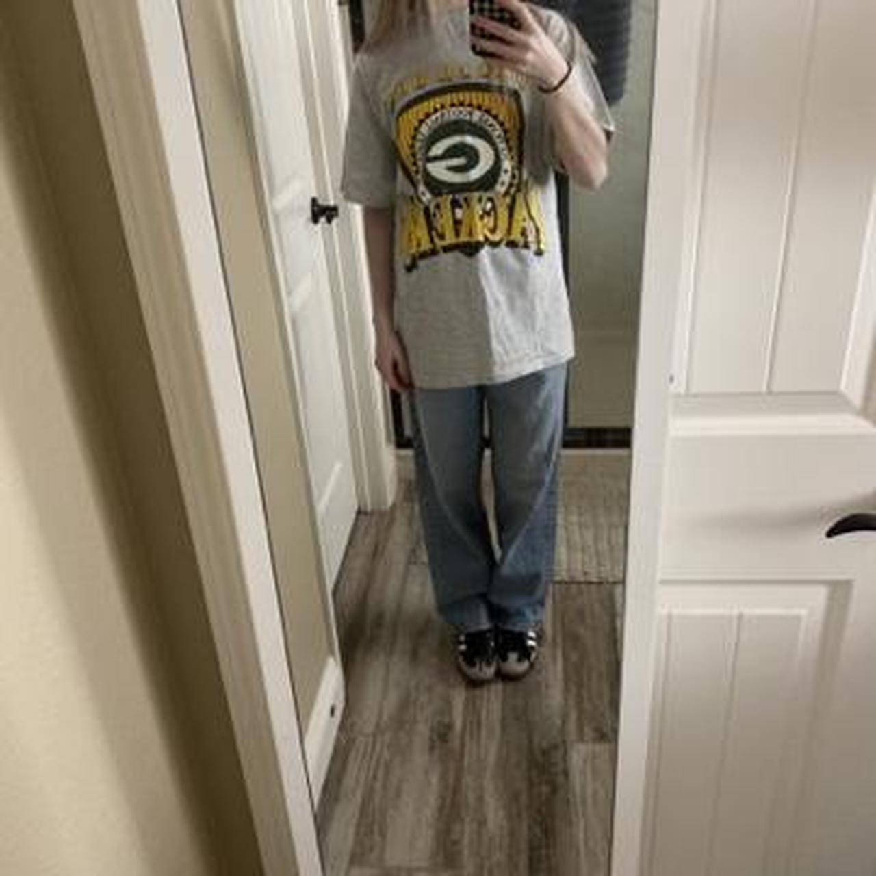 Green Bay Packers Oversize Women's Cream V-Neck Tee – Green Bay Stuff