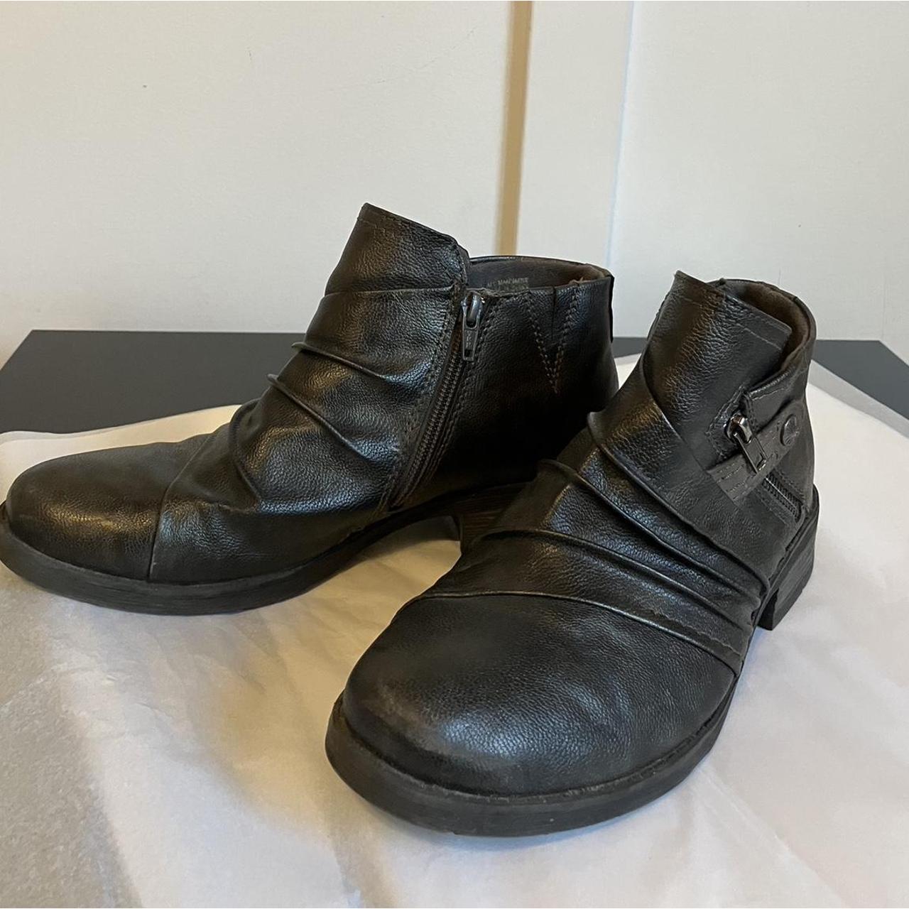 Earth Origins distressed grey bootie with Depop