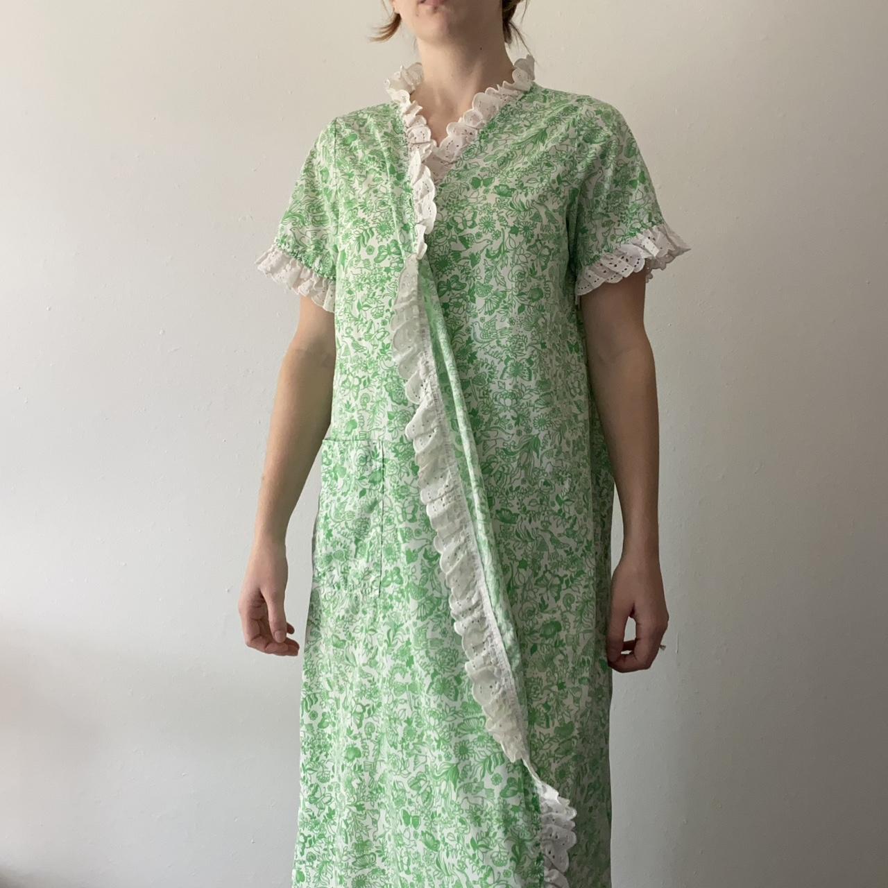 70s Lilly Pulitzer lime green robe Features a... Depop