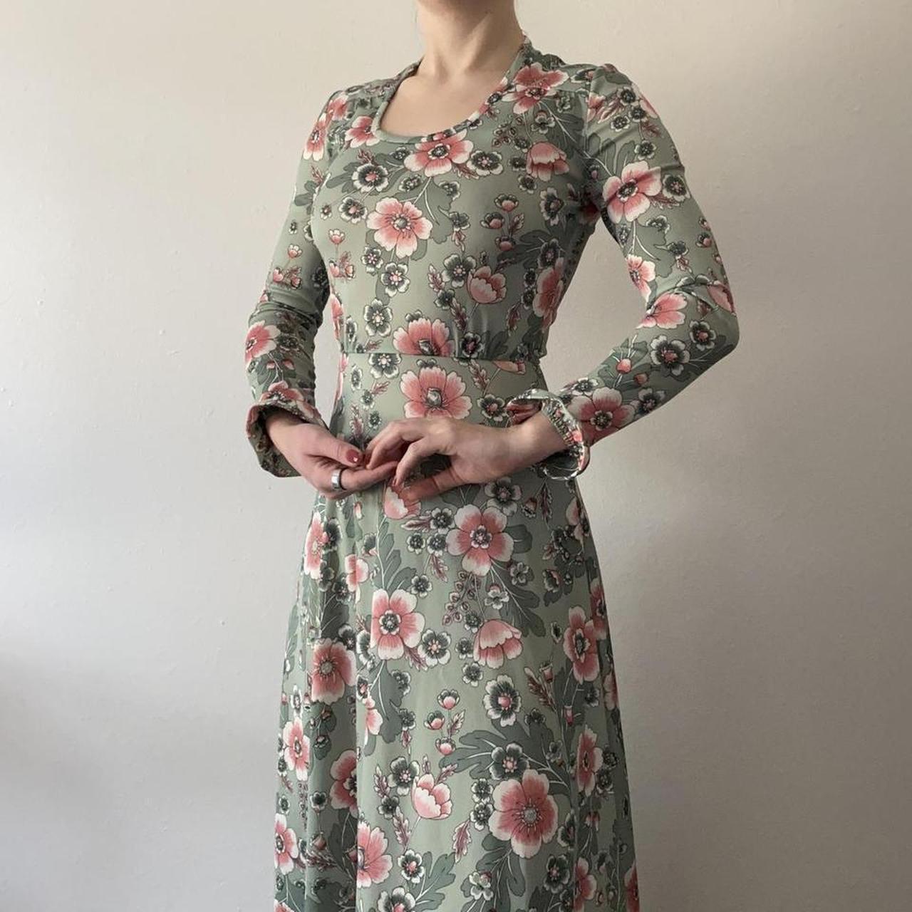 item listed by riptide_vintage