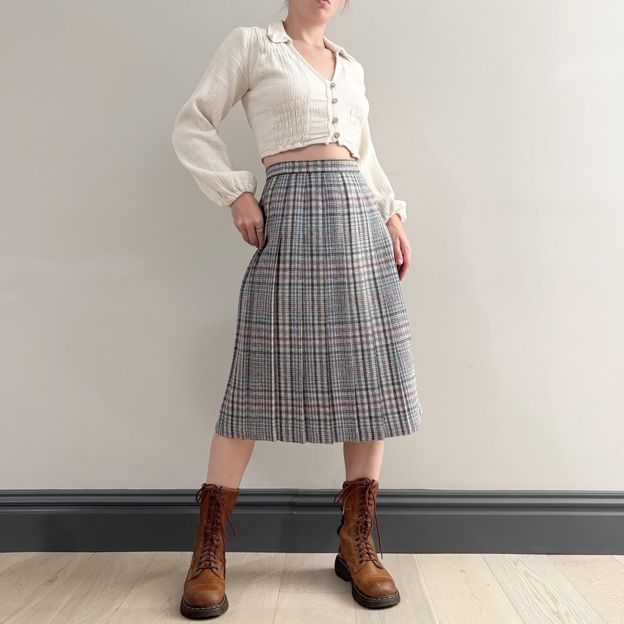 item listed by riptide_vintage
