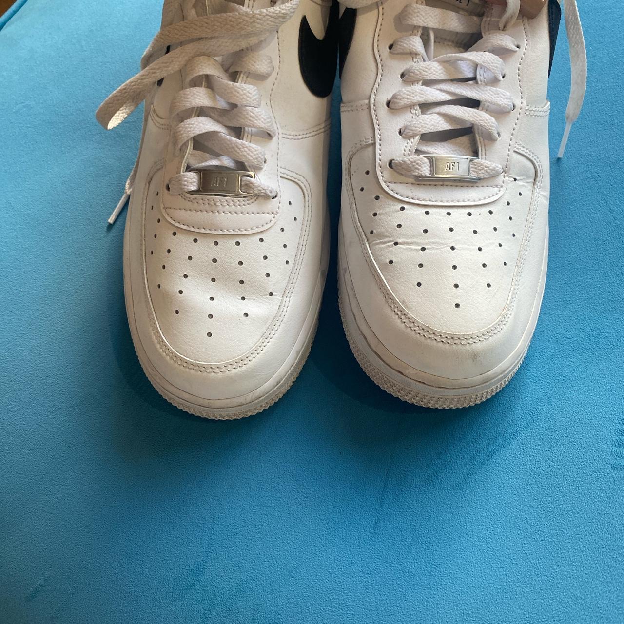 Nike Men's White and Black Trainers | Depop