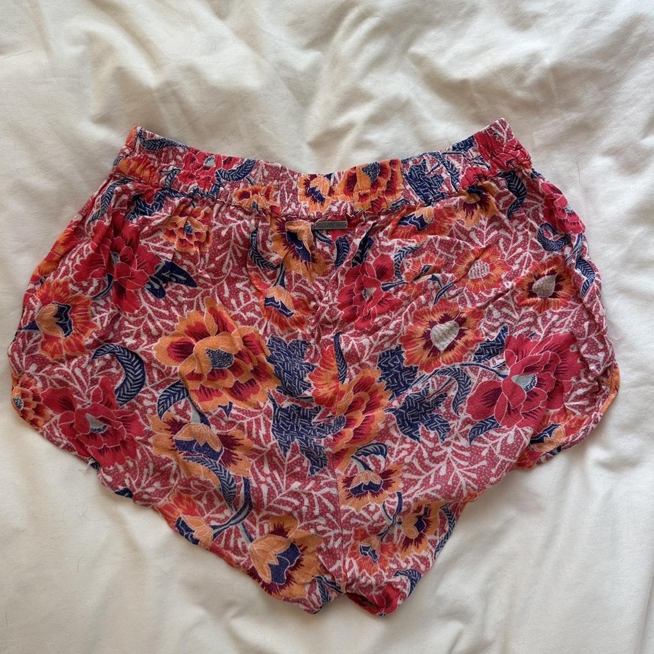 Billabong floral print float shorts! I love these... - Depop