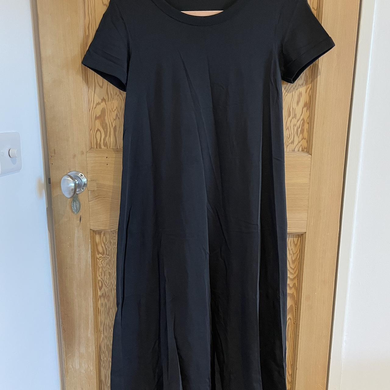 Uniqlo black midi dress. Only worn a few times. - Depop