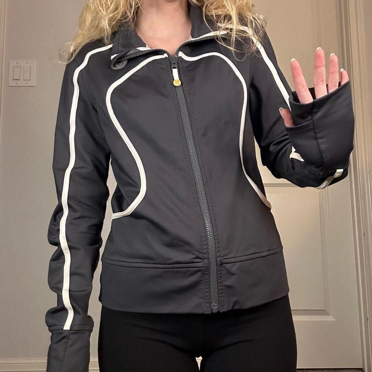 Lululemon Athletica size 8 Gray & White Workout | Depop