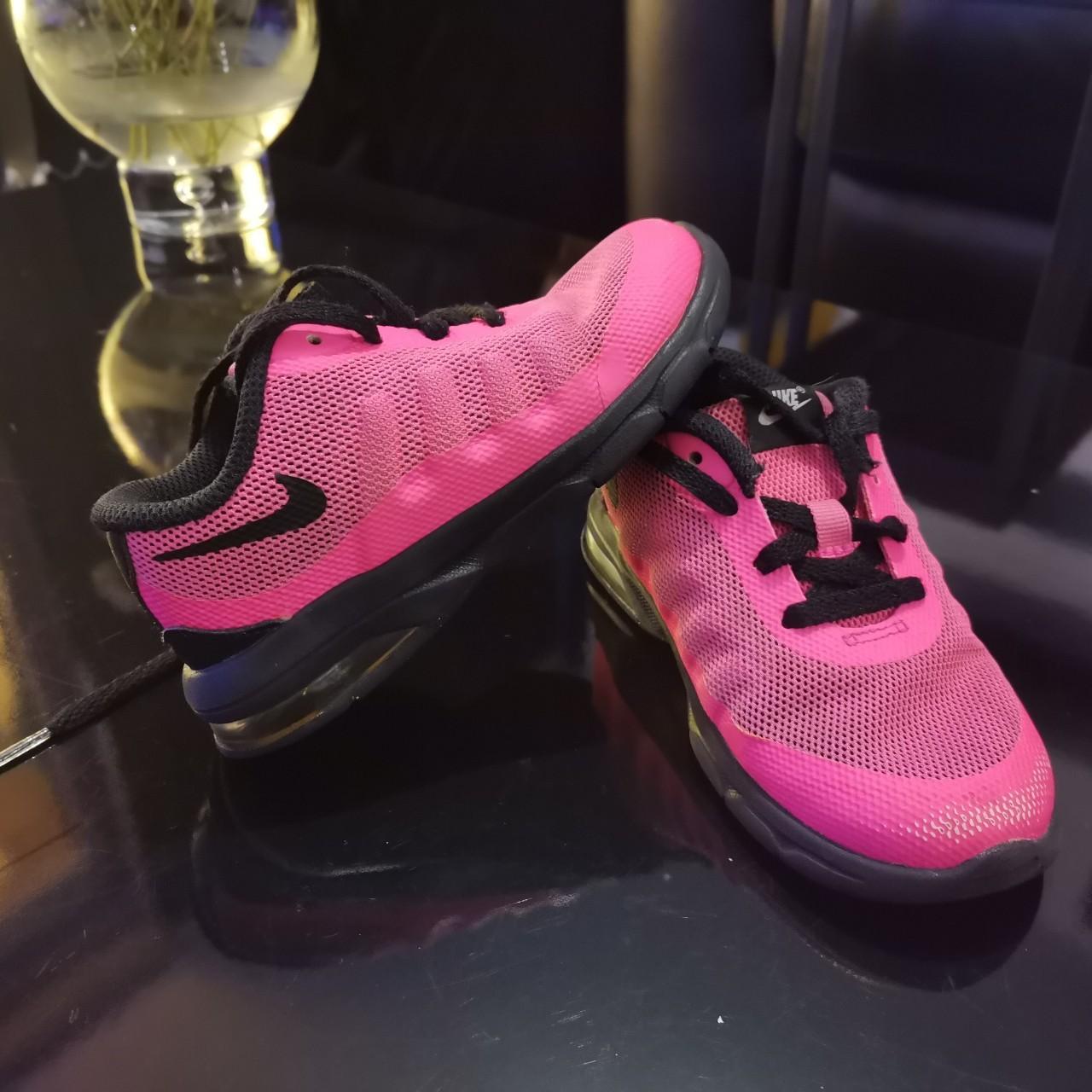 mens black and pink nike trainers