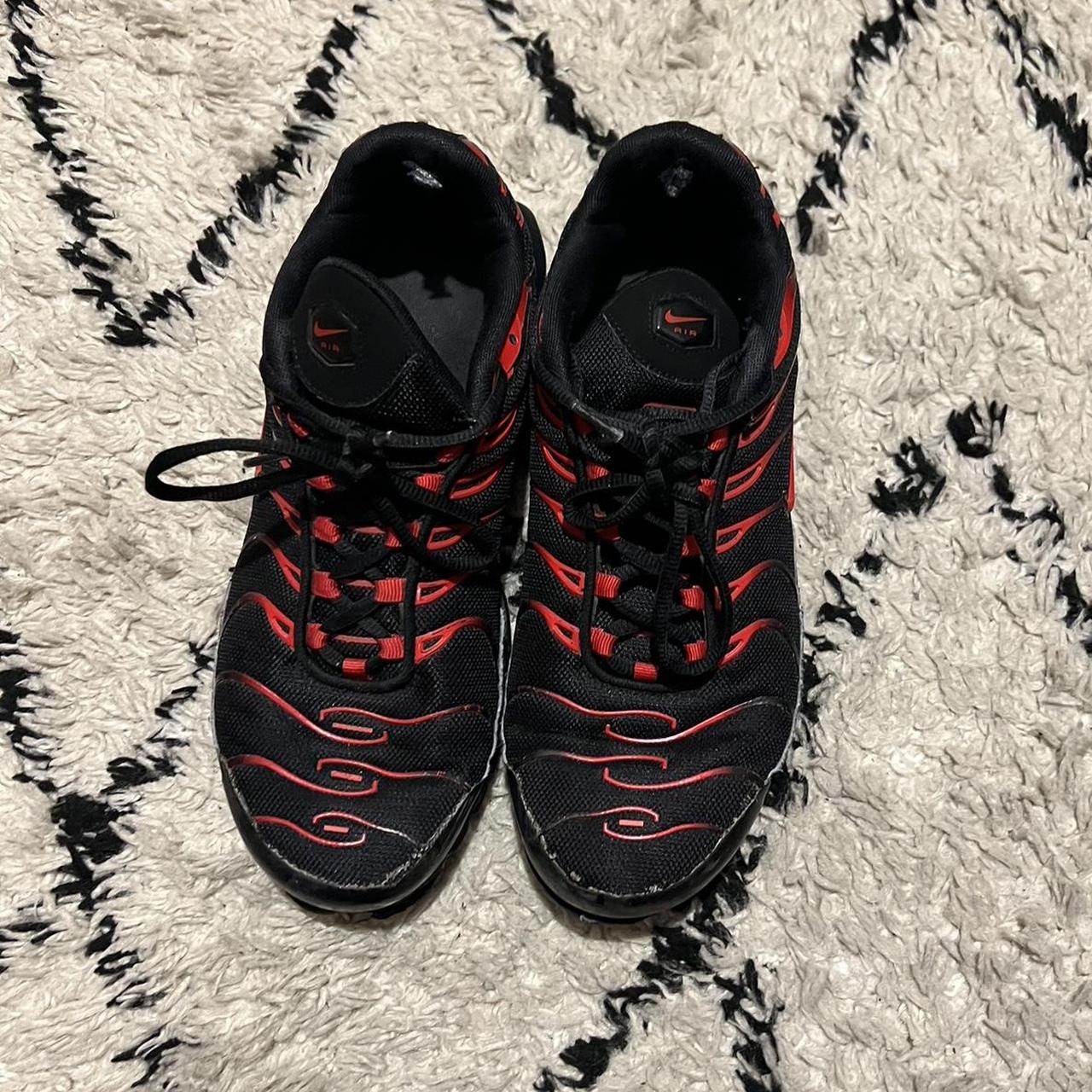 tns shoes black and red