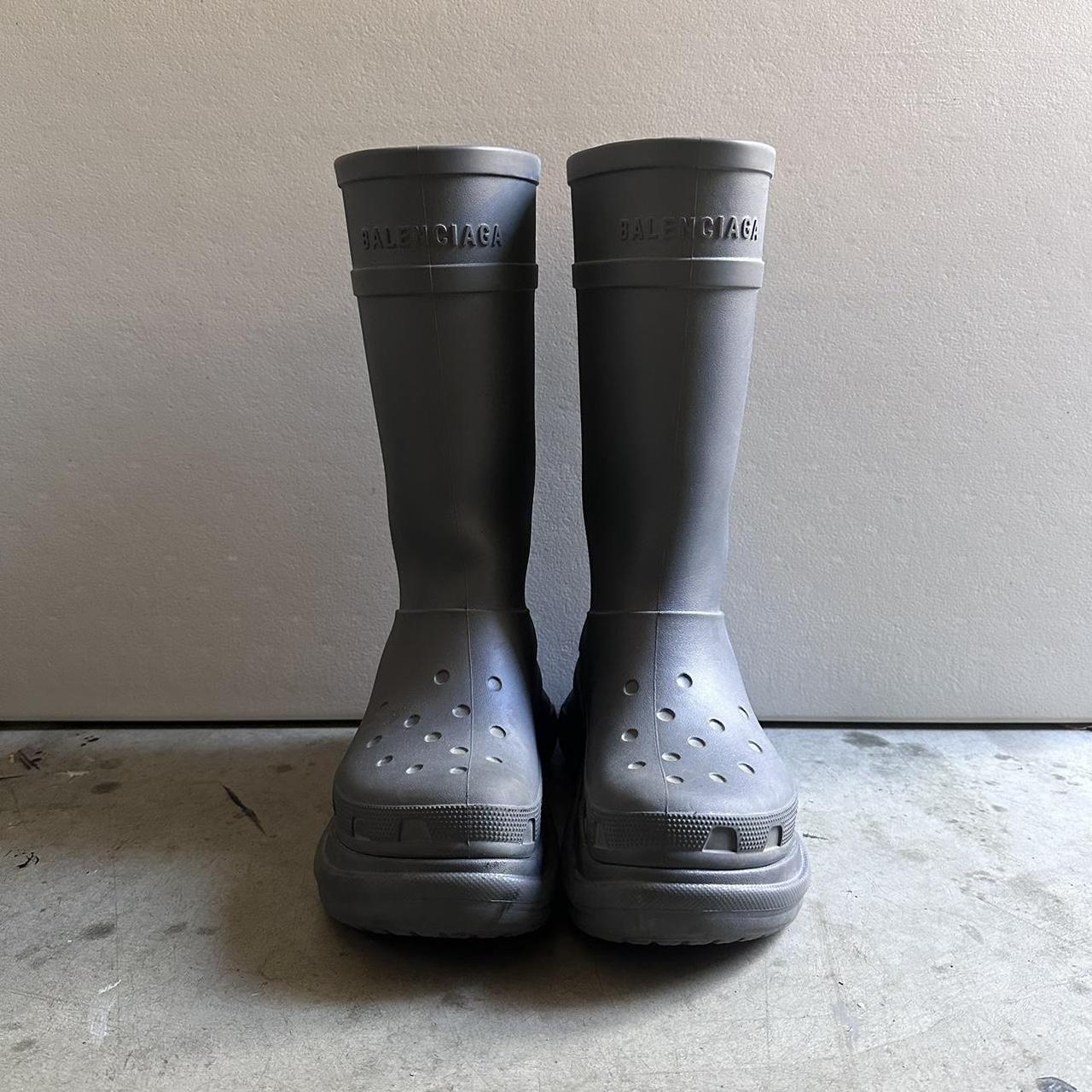 BALENCIAGA CROCS 42 GRAY 頼みこみ