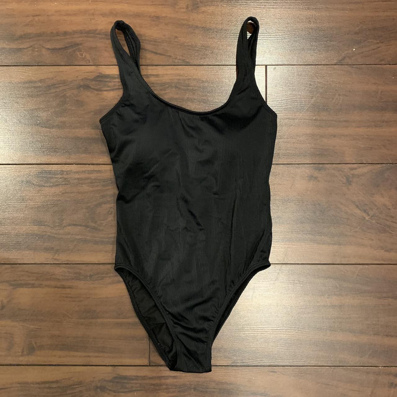 Women's Bikinis-and-tankini-sets | Depop